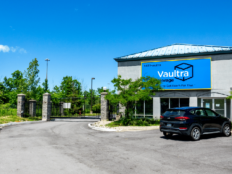 Outside view of Vaultra Storage Niagara Falls
