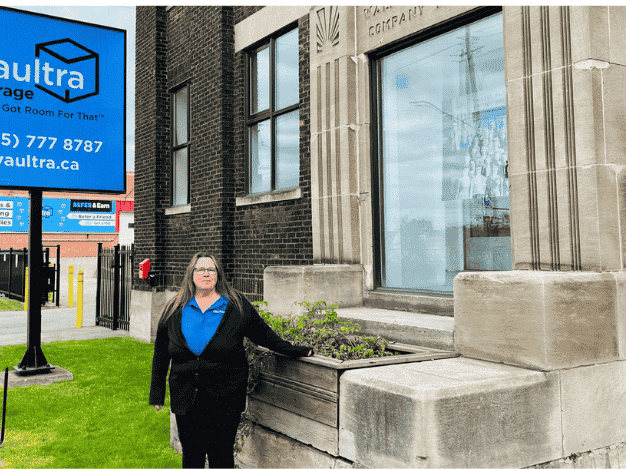 CSSA Manager of Year at Vaultra storage Hamilton